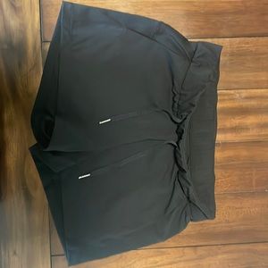 Lululemon on the fly shorts size 4 Luxtreme Material
